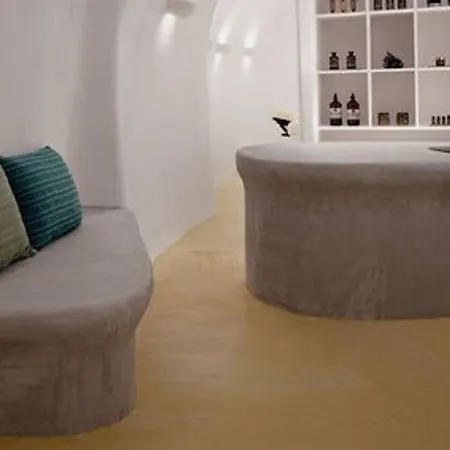 Dome Santorini 호텔 이메로비글리