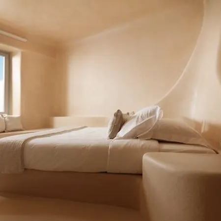 Dome Santorini 4* 이메로비글리