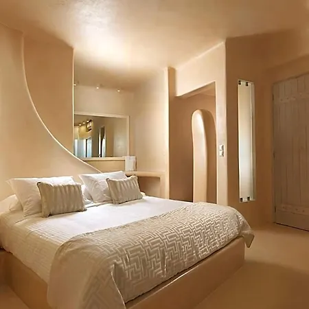 Dome Santorini فندق 4*