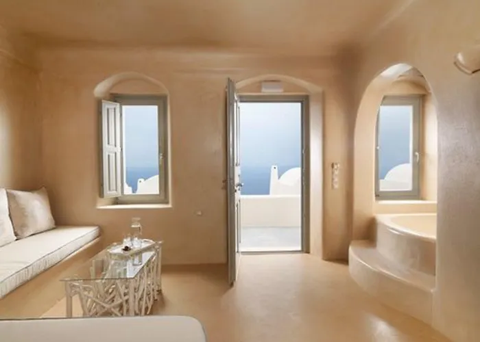Dome Santorini 4*