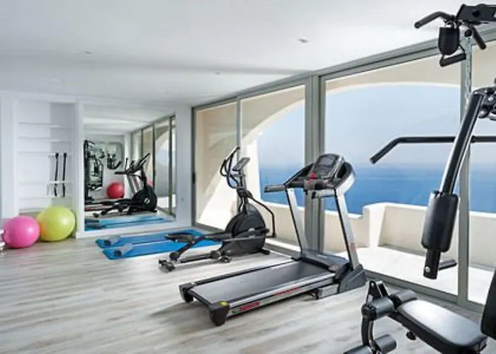 Dome Santorini ホテル