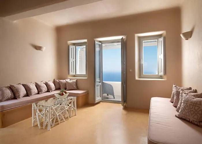 Dome Santorini ホテル イメロヴィグリ