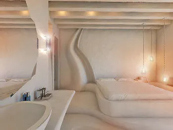 ホテル Dome Santorini イメロヴィグリ